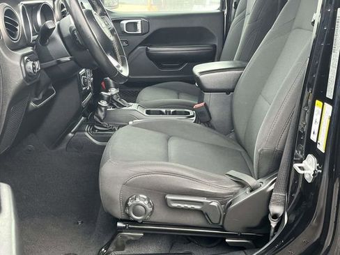 Used 2020 Jeep Gladiator Sport w/ Quick Order Package 24S image 13