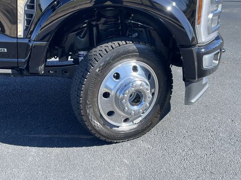 Used 2025 Ford F450 Platinum w/ Platinum Plus Package image 33