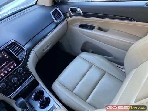 Used 2019 Jeep Grand Cherokee Limited image 17