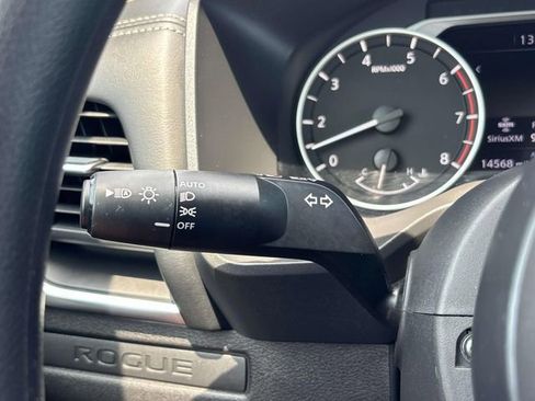 Used 2023 Nissan Rogue S image 26