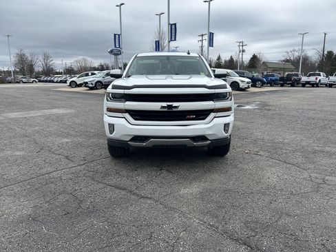 Used 2019 Chevrolet Silverado 1500 LT w/ LPO, Black Pack AWD/4WD image 9