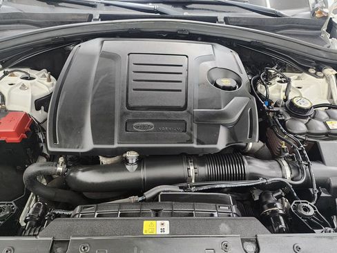 Used 2019 Land Rover Range Rover Velar R-Dynamic SE image 41