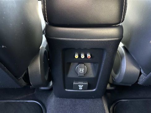 Used 2018 Dodge Journey Crossroad w/ Rear Seat Video Group FWD image 13