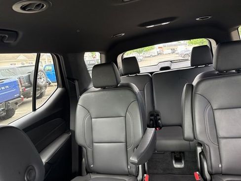 Used 2023 Chevrolet Traverse LT w/ LT Premium Package AWD/4WD image 31