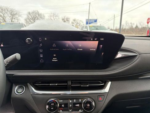 Used 2024 Buick Envista Preferred w/ Convenience I Package image 23