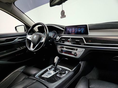 Used 2017 BMW 740i RWD image 27