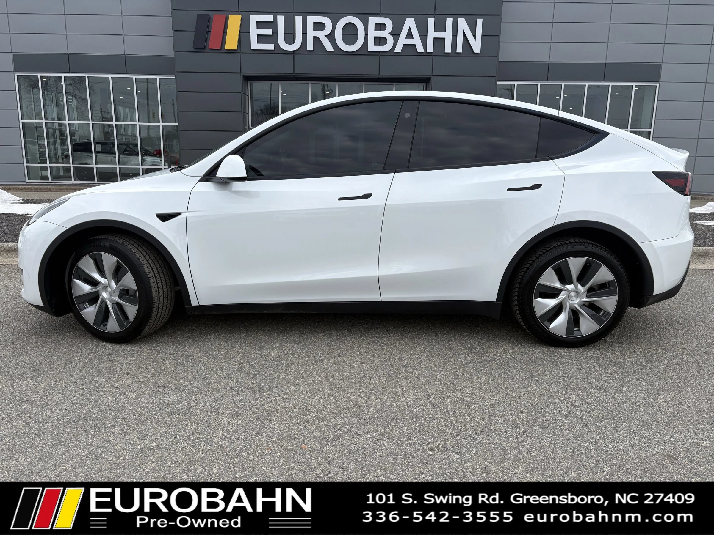Used 2023 Tesla Model Y Long Range AWD/4WD image 2