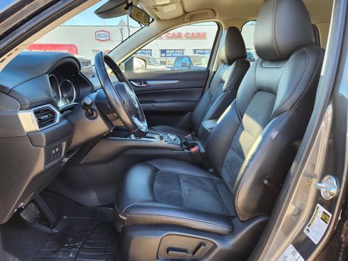 Used 2019 MAZDA CX-5 Touring image 11