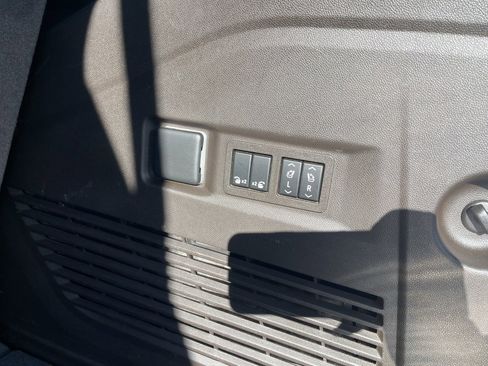 Used 2022 GMC Yukon Denali image 22