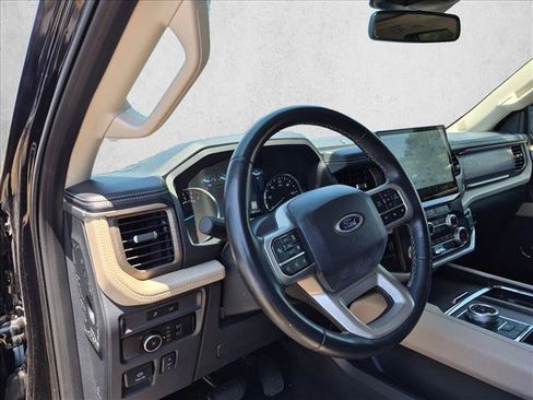 Used 2024 Ford Expedition Limited RWD image 2