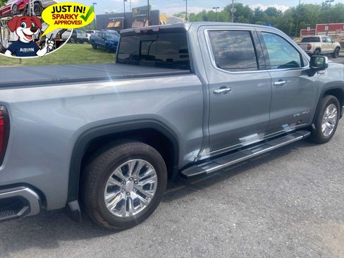 Used 2023 GMC Sierra 1500 Denali w/ Technology Package AWD/4WD image 4