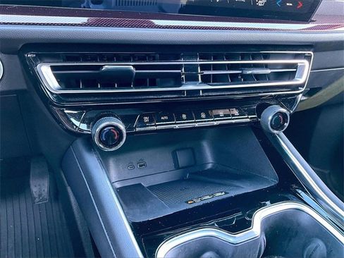 Used 2024 Chevrolet Traverse Z71 w/ Enhanced Driving Package image 23