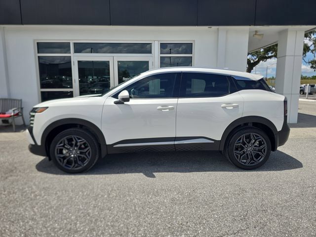 Used 2025 Nissan Kicks SR FWD image 4