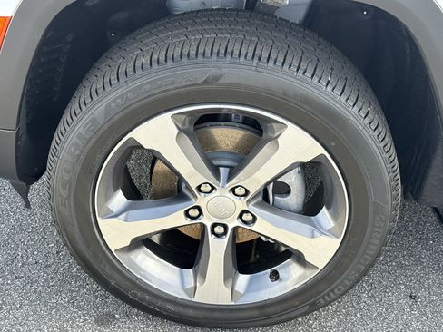 New 2026 Jeep Grand Cherokee Limited w/ Luxury Tech Group II image 14