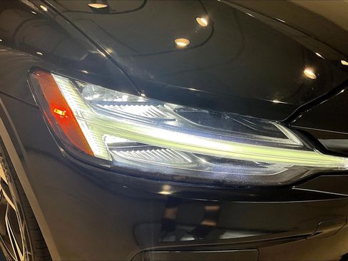 Used 2024 Volvo S60 B5 Core FWD image 30