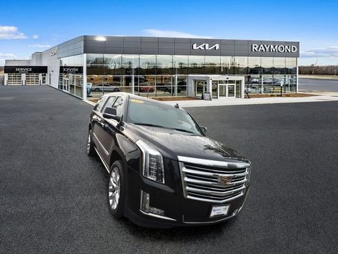 Certified 2019 Cadillac Escalade ESV Platinum AWD/4WD image 9