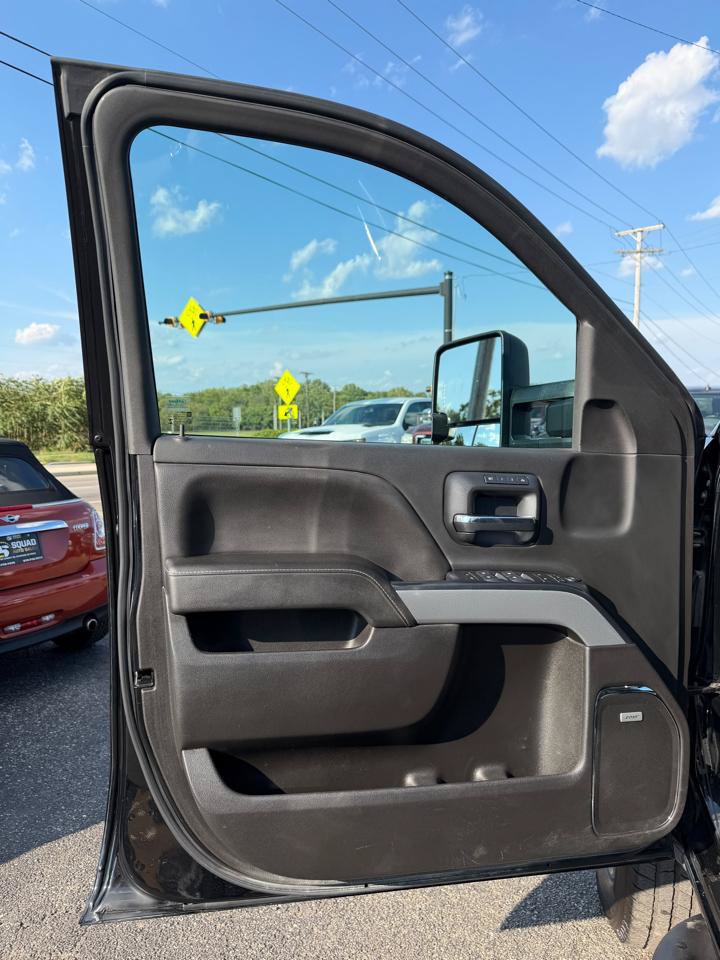 Used 2019 Chevrolet Silverado 2500 LTZ w/ Midnight Edition AWD/4WD image 10