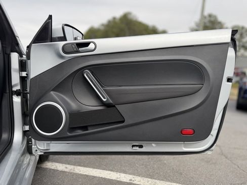 Used 2015 Volkswagen Beetle 1.8T image 35