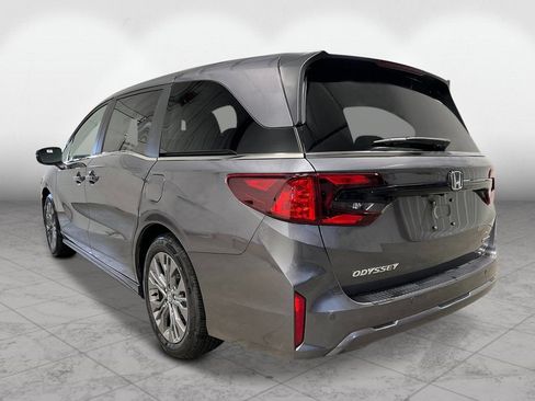 New 2026 Honda Odyssey Touring image 3