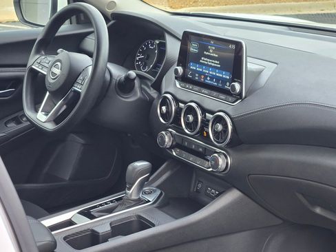 Used 2024 Nissan Sentra SV image 7