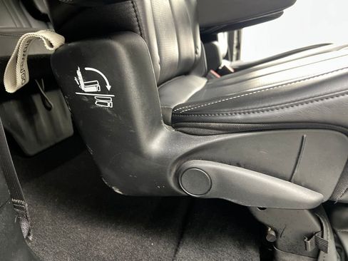 Used 2025 Chrysler Pacifica Select FWD image 22