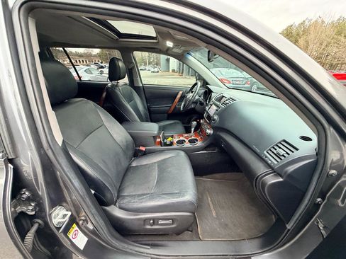 Used 2013 Toyota Highlander Limited image 17