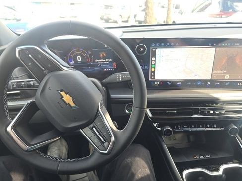 New 2026 Chevrolet Traverse LT image 8