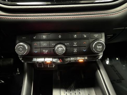 Certified 2025 Dodge Durango R/T image 20