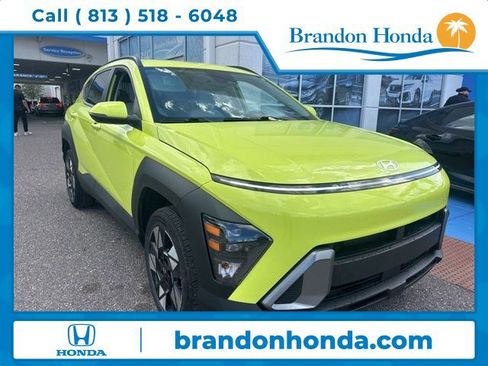 Used 2025 Hyundai Kona SEL image 1