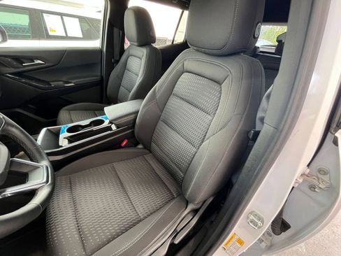 Used 2025 Chevrolet Equinox LT image 36