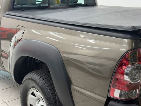 Used 2010 Toyota Tacoma 4x4 Regular Cab image 12