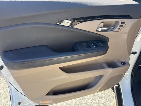 Used 2021 Honda Pilot Elite image 12