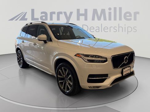Used 2017 Volvo XC90 T6 Momentum w/ Vision Package AWD/4WD image 7