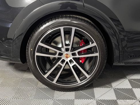 New 2026 Porsche Cayenne GTS AWD/4WD image 13