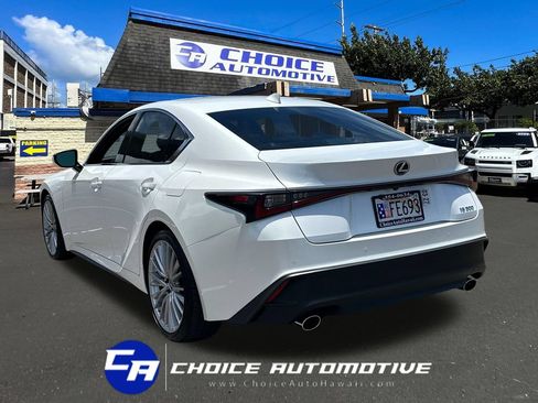 Used 2025 Lexus IS 300 w/ Premium Package RWD image 5