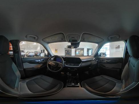 Used 2025 Chevrolet TrailBlazer LT FWD image 41