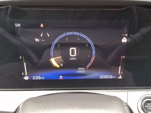 Used 2025 Chevrolet Trax LT FWD image 21