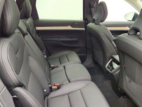 Used 2025 Volvo EX90 Plus AWD/4WD image 21