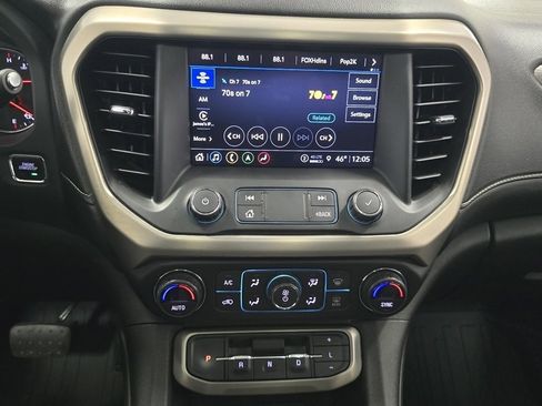 Used 2021 GMC Acadia Denali w/ Denali Technology Package image 30