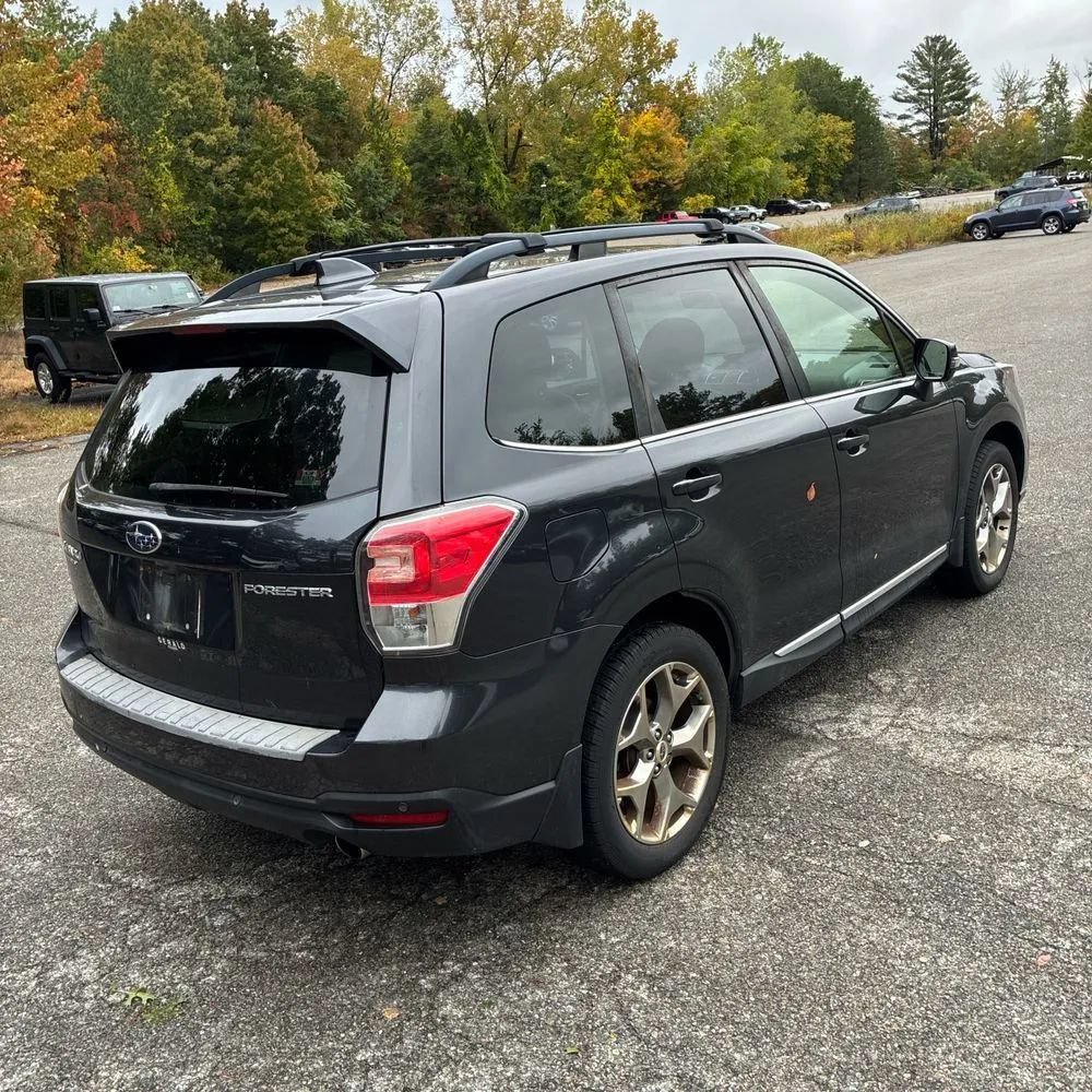Used 2018 Subaru Forester 2.5i Touring AWD/4WD image 8