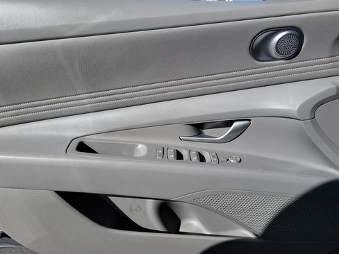 Certified 2025 Hyundai Elantra Sport FWD image 20