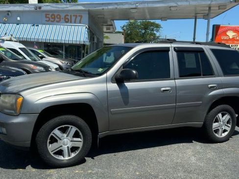Used 2007 Chevrolet TrailBlazer LT w/ LT Preferred Equipment Group image 1