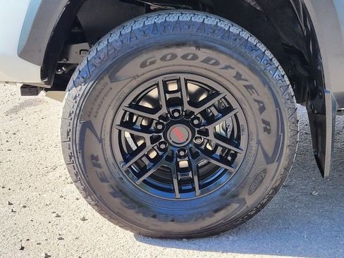 Used 2021 Toyota Tacoma TRD Pro AWD/4WD image 10