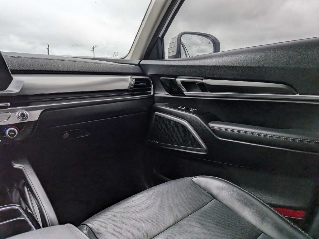 Used 2024 Kia Telluride LX FWD image 17