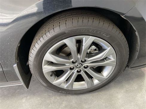 Certified 2024 Toyota Sienna Platinum image 19