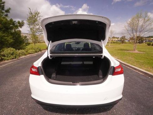 Used 2023 Chevrolet Malibu LT image 31