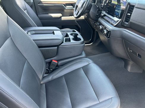 Certified 2025 GMC Sierra 1500 SLT AWD/4WD image 11