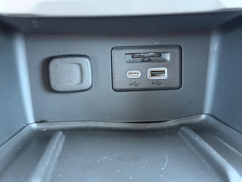 Used 2020 GMC Acadia Denali w/ Technology Package image 25