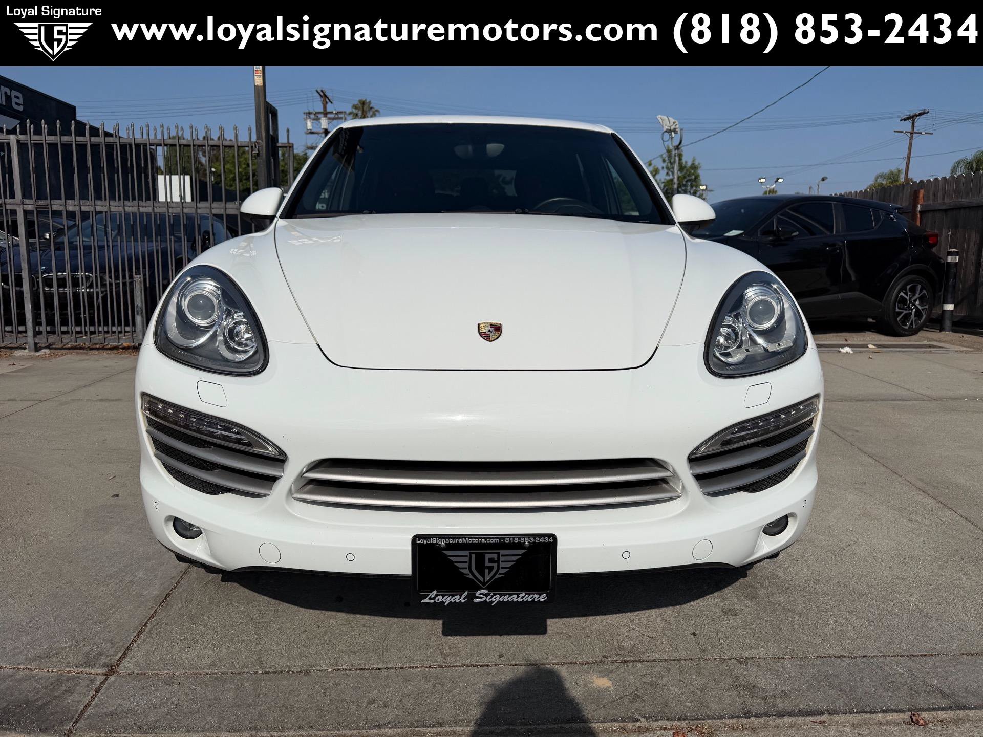 Used 2014 Porsche Cayenne Platinum Edition AWD/4WD image 2