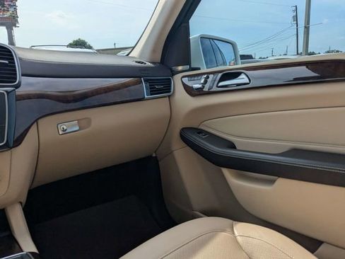 Used 2019 Mercedes-Benz GLS 450 4MATIC image 15